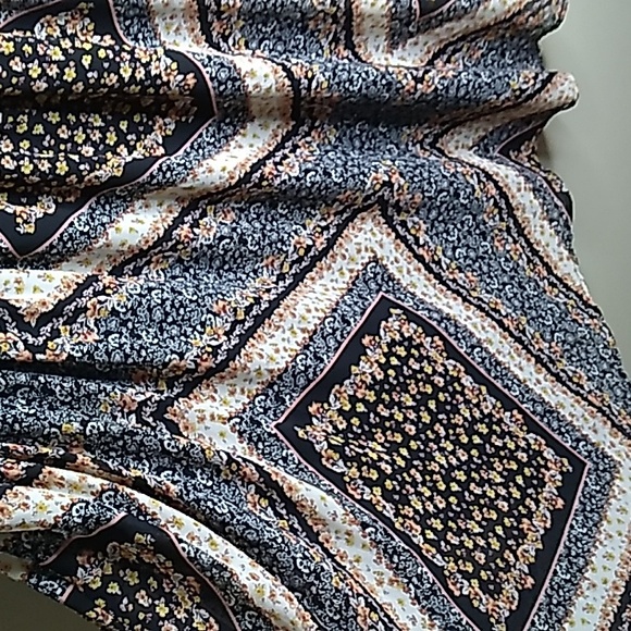 torrid Bandana Cold Shoulder Chiffon Dress size 2X - Picture 4 of 8